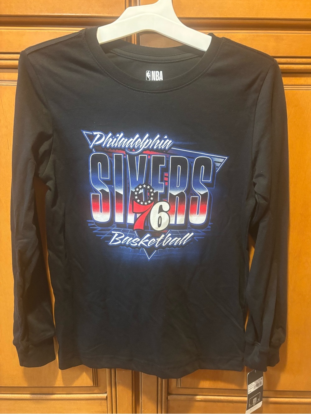 NBA Philadelphia 76ers Black Long-Sleeve Tee. Size: 8/10